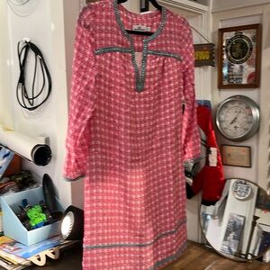Vineyard Vines silk dress size 2.lined.